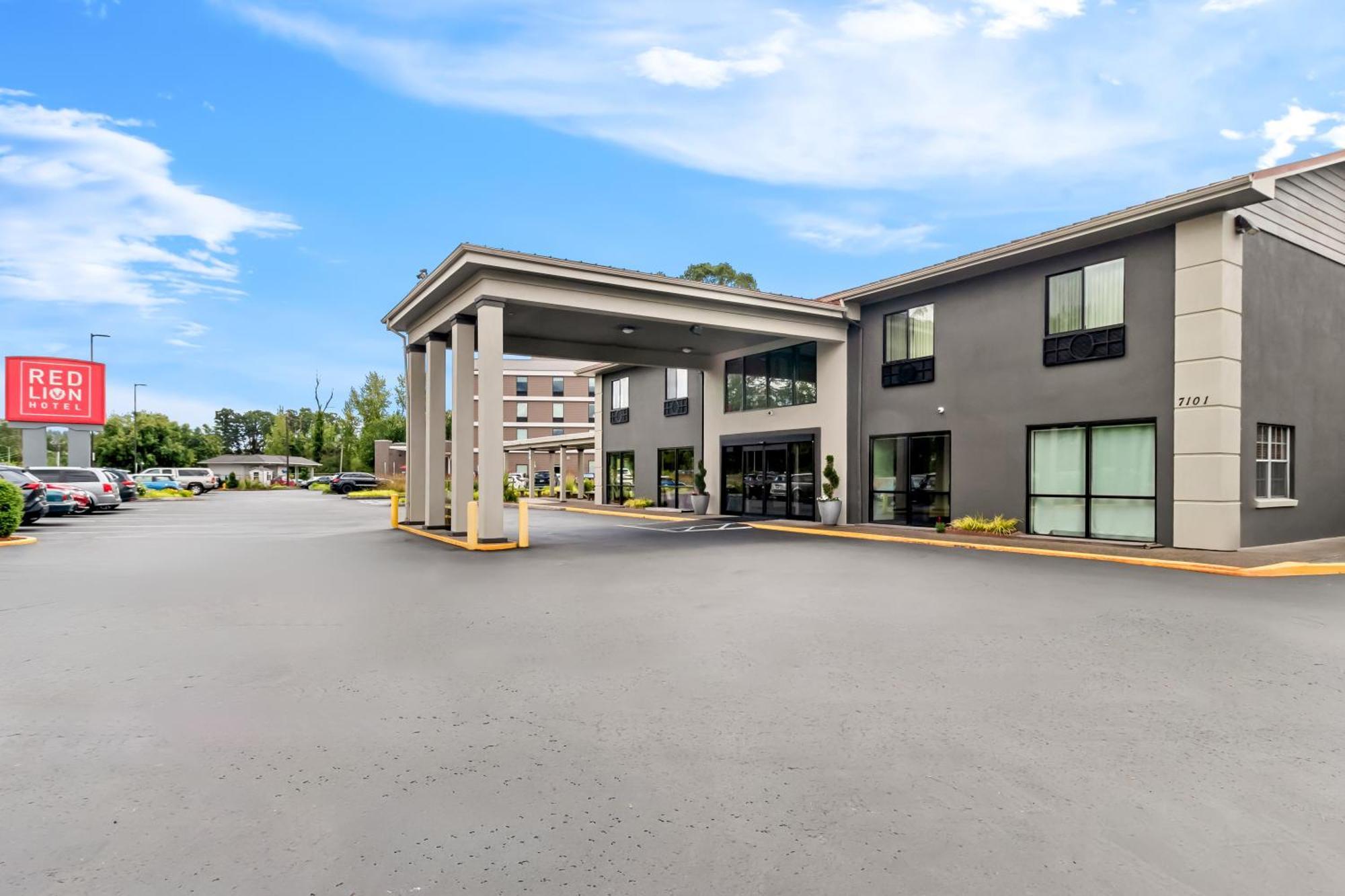 Red Lion Hotel Portland Airport Exterior photo